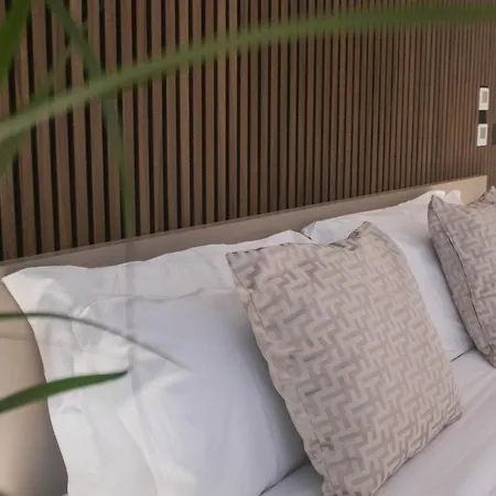 R Lapsi Guest house 4*